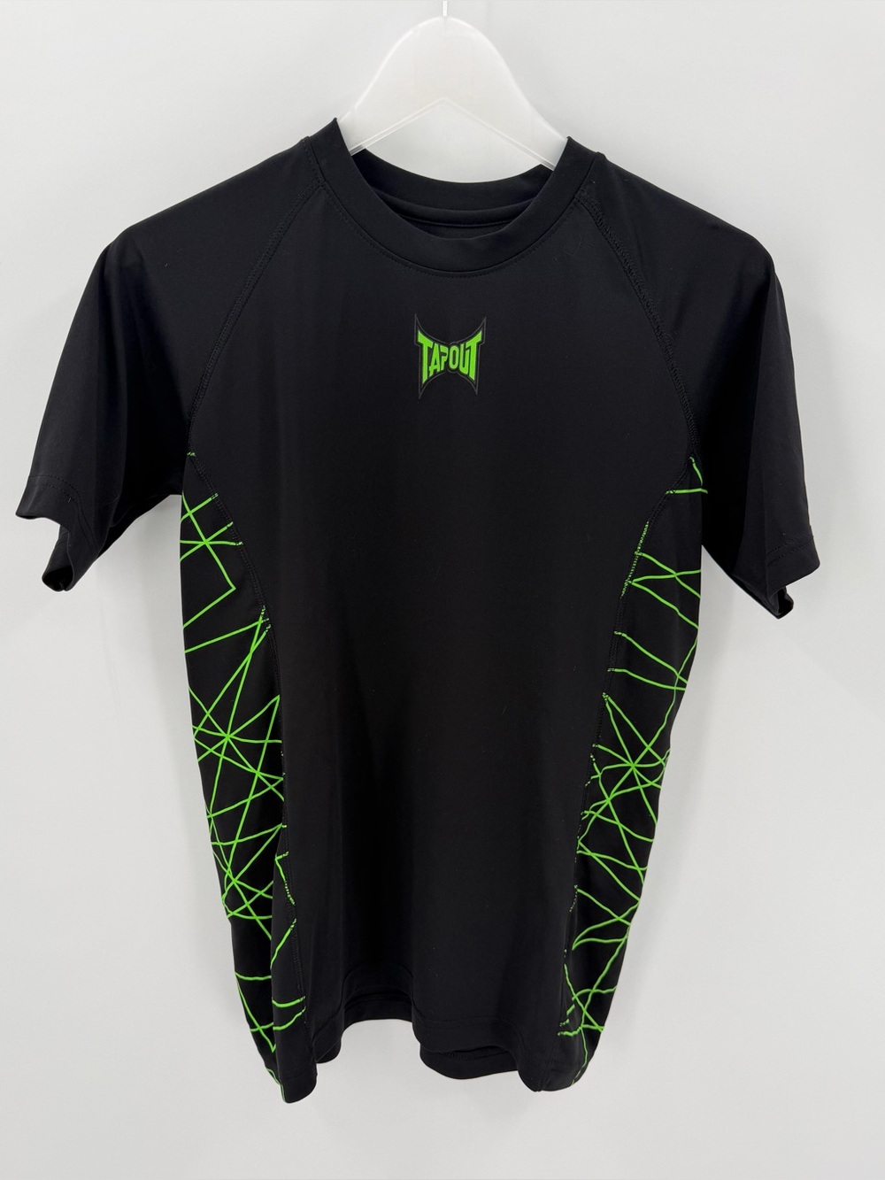 Tapout Shirt Boys L 14/16 Black Green Performance Short Sleeve Sport Athletic